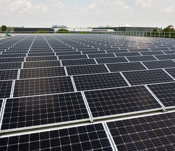 découvrez les opportunités offertes par le métier de commercial photovoltaïque. apprenez à promouvoir des solutions énergétiques durables, à aider les clients à réduire leur empreinte carbone et à maximiser leurs économies grâce à l'énergie solaire. rejoignez une industrie en pleine croissance et devenez un acteur clé de la transition énergétique.