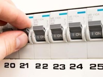 découvrez tout ce qu'il faut savoir sur les compteurs électriques : fonctionnement, types, avantages, et conseils pour bien les choisir. optimisez votre consommation d'énergie et maîtrisez votre facture avec notre guide complet.