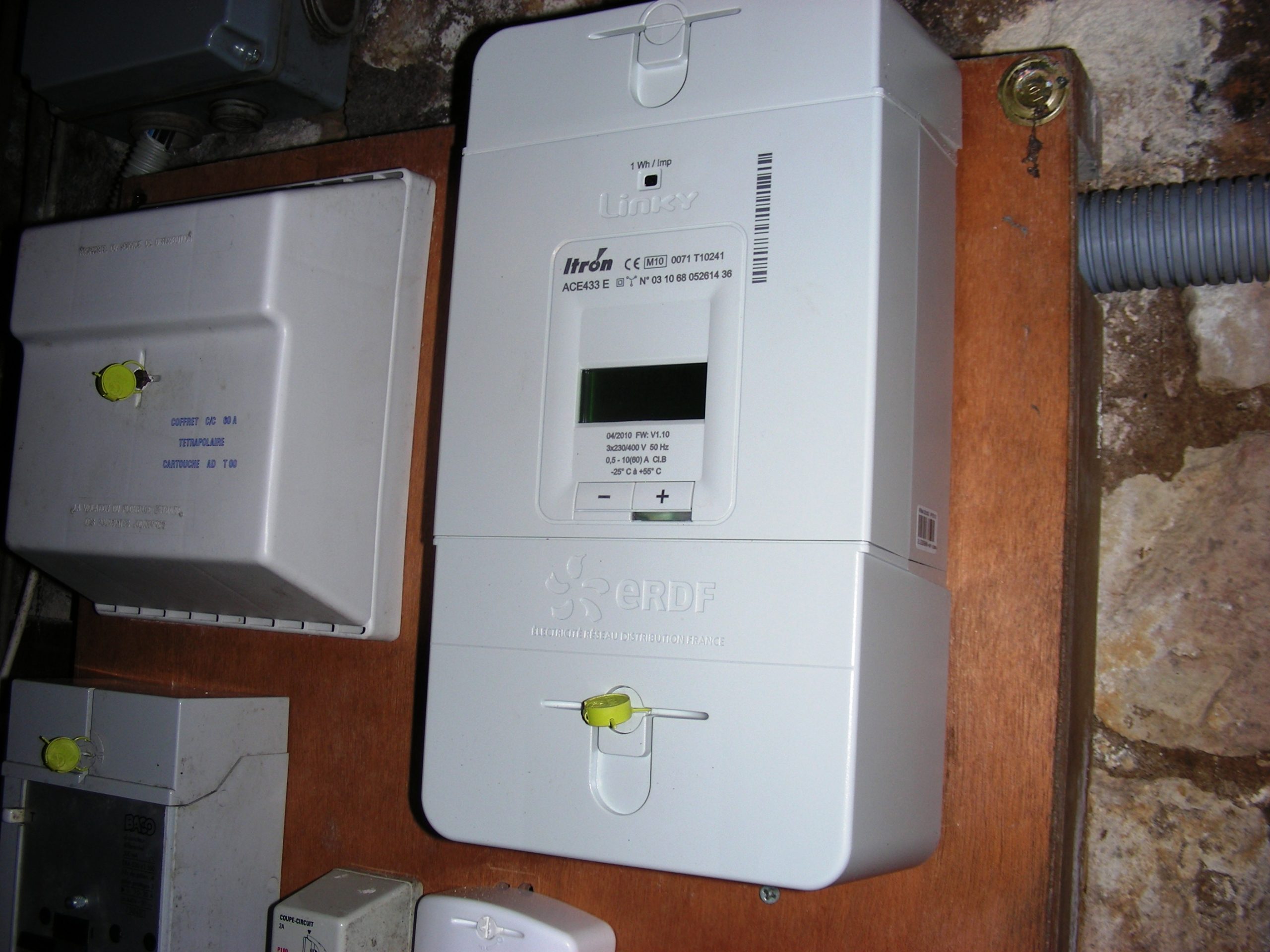 découvrez tout ce qu'il faut savoir sur le compteur erdf : fonctionnement, avantages, et informations pratiques pour gérer votre consommation d'électricité de manière optimale.