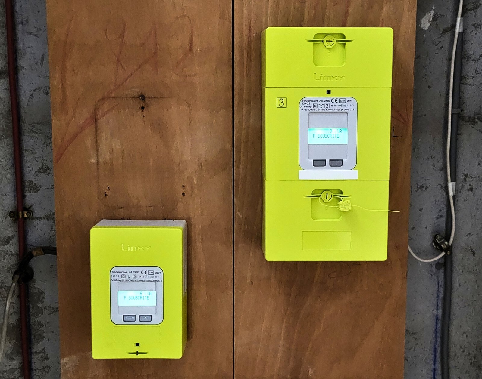 découvrez tout ce qu'il faut savoir sur le compteur linky : fonctionnement, avantages, procédures d'installation et impact sur votre consommation d'énergie. restez informé et optimisez votre gestion énergétique avec ce compteur intelligent.