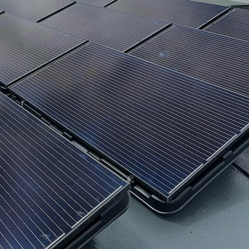 découvrez la console renusol, une solution innovante et polyvalente pour l'installation solaire. idéale pour les panneaux photovoltaïques, elle allie robustesse et facilité d'utilisation, garantissant des performances optimales dans tous vos projets d'énergie renouvelable.