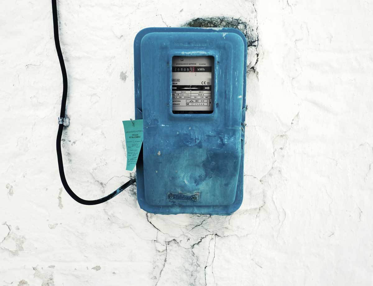 découvrez notre guide sur les convertisseurs de 12v à 220v. apprenez à optimiser votre consommation d'énergie avec ces appareils efficaces, idéaux pour alimenter vos appareils domestiques et électroniques en toute sécurité.