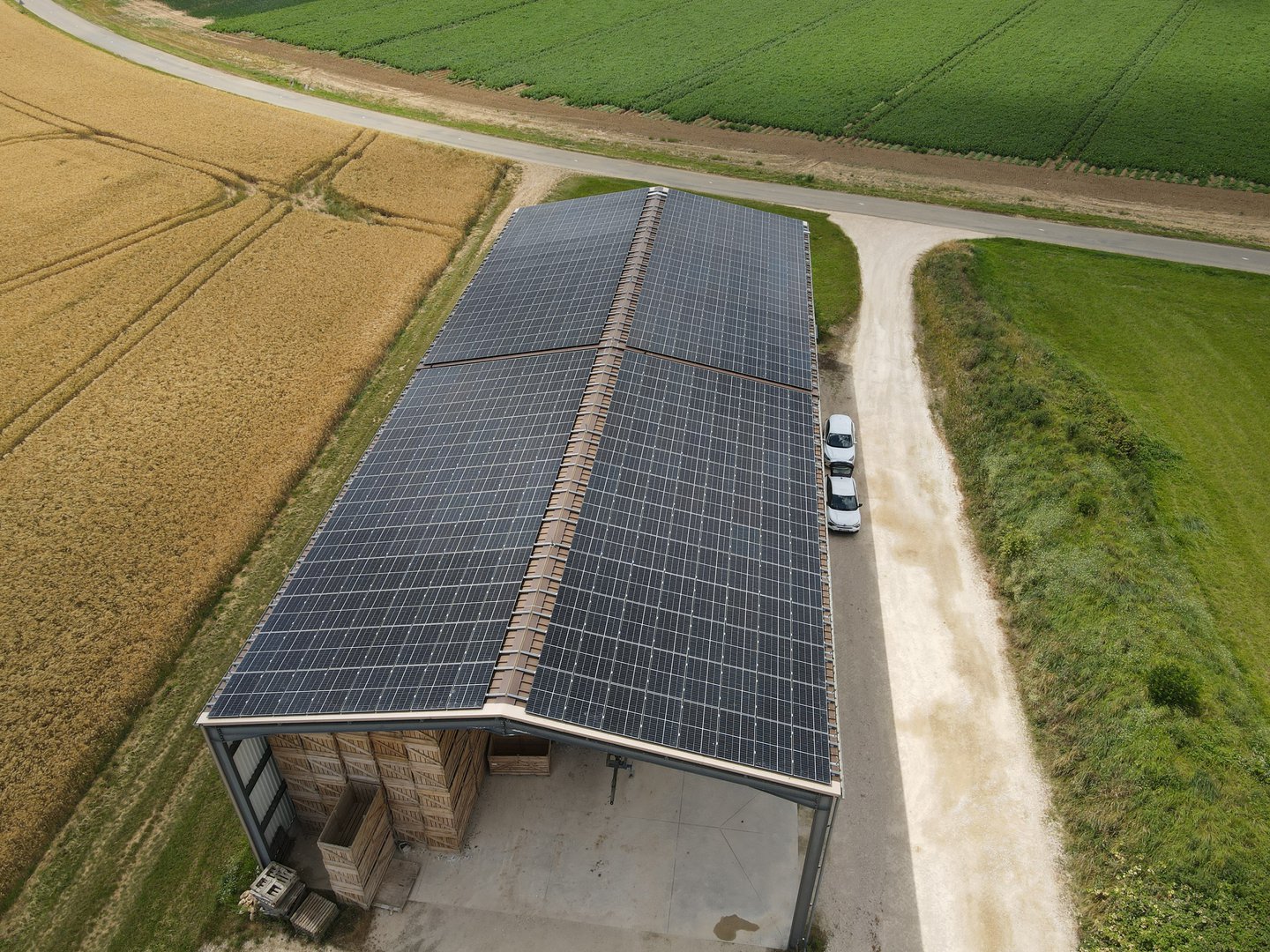 découvrez les avantages du hangar photovoltaïque, une solution innovante qui permet de produire de l'énergie renouvelable tout en optimisant vos espaces de stockage. maximisez votre indépendance énergétique et réduisez vos coûts grâce à cette installation durable et écologique.