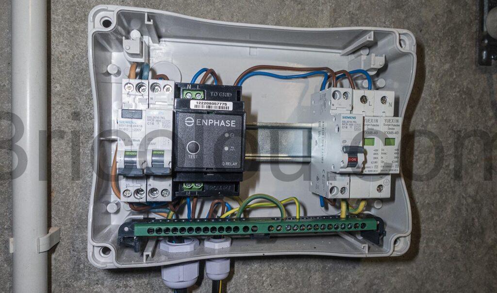 découvrez tout ce qu'il faut savoir sur le consuel photovoltaïque : procédure, normes, avantages et conseils pour garantir la conformité de votre installation solaire avant la mise en service.