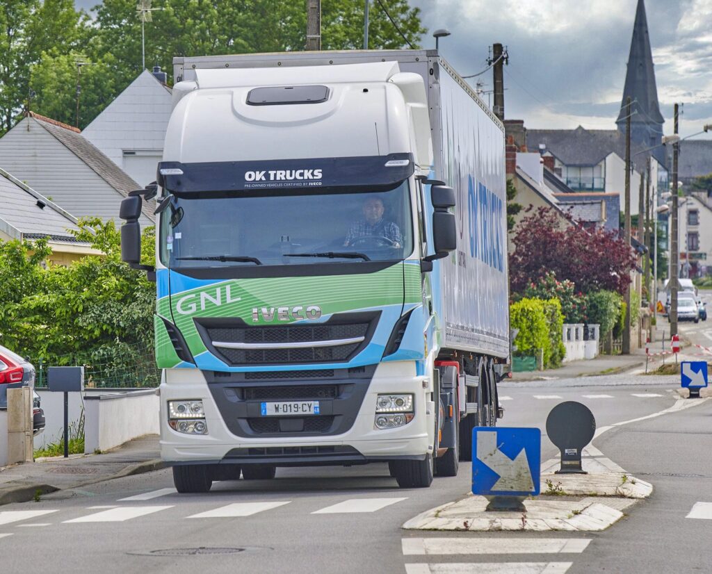 découvrez notre convertisseur camion, l'outil parfait pour faciliter la transformation et l'adaptation de votre véhicule utilitaire. idéal pour les professionnels du transport, il vous permet d'optimiser vos performances tout en garantissant un fonctionnement fiable et efficace.