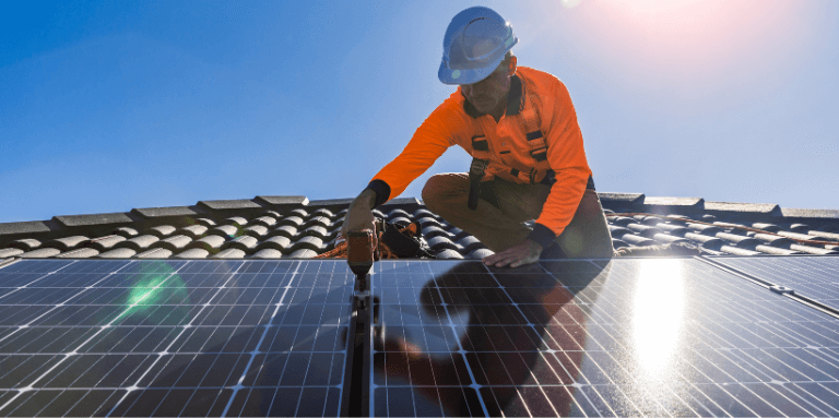 découvrez notre service de courtage en assurances spécialisées pour les installations photovoltaïques. protégez votre investissement et bénéficiez d'une couverture adaptée à vos besoins grâce à nos experts en assurance.