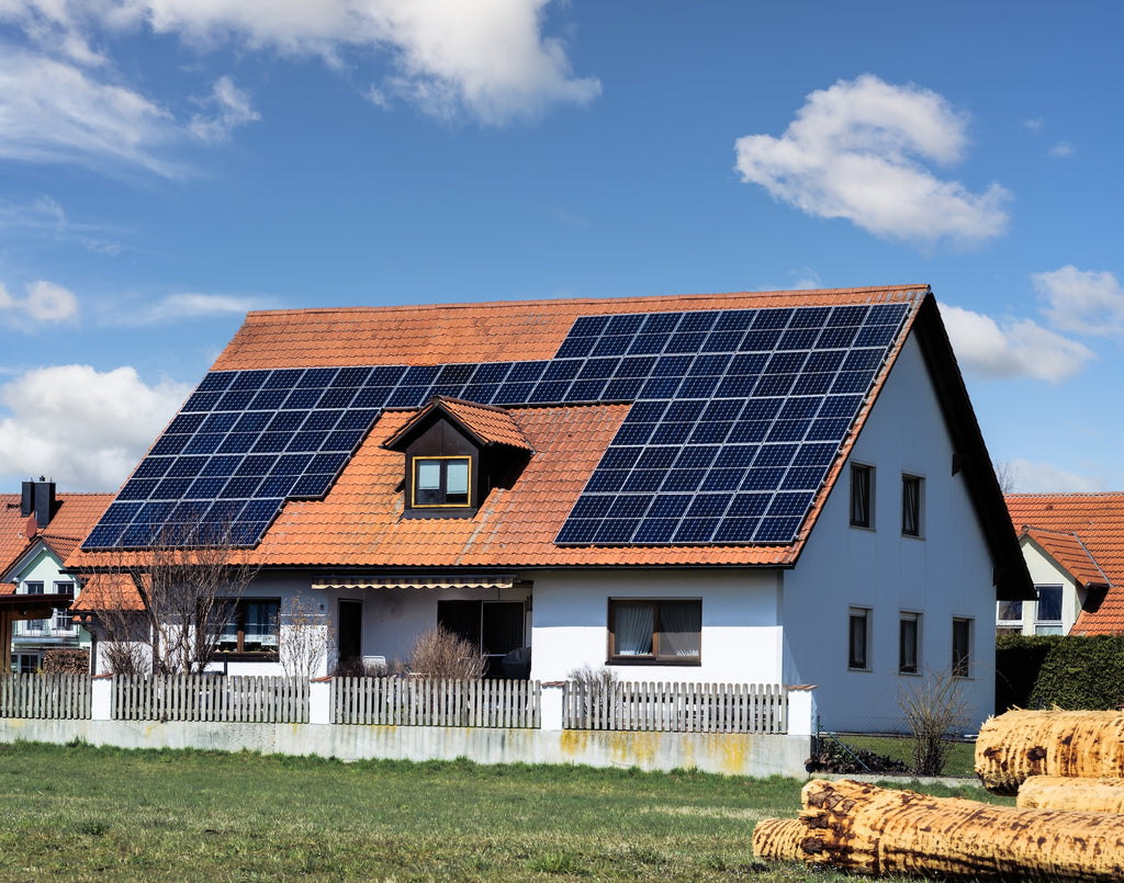 découvrez le coût d'installation d'un système photovoltaïque de 9 kw. profitez d'un guide détaillé pour comprendre les investissements nécessaires, les aides financières disponibles et les économies d'énergie potentielles. optimisez votre consommation d'énergie avec des panneaux solaires efficaces et rentables.