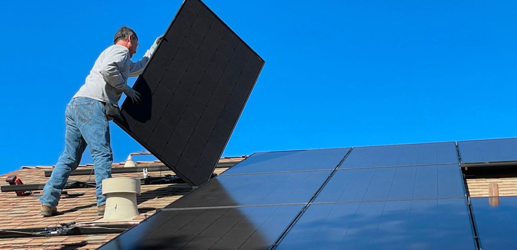 découvrez tout sur le coût d'installation d'une centrale photovoltaïque. analysez les tarifs, les aides financières disponibles et les économies d'énergie potentielles pour rentabiliser votre investissement en énergie solaire.