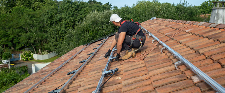 découvrez les coûts d'installation d'un système photovoltaïque, de l'évaluation initiale aux dépenses associées, et optimisez votre investissement dans l'énergie solaire pour un avenir durable.