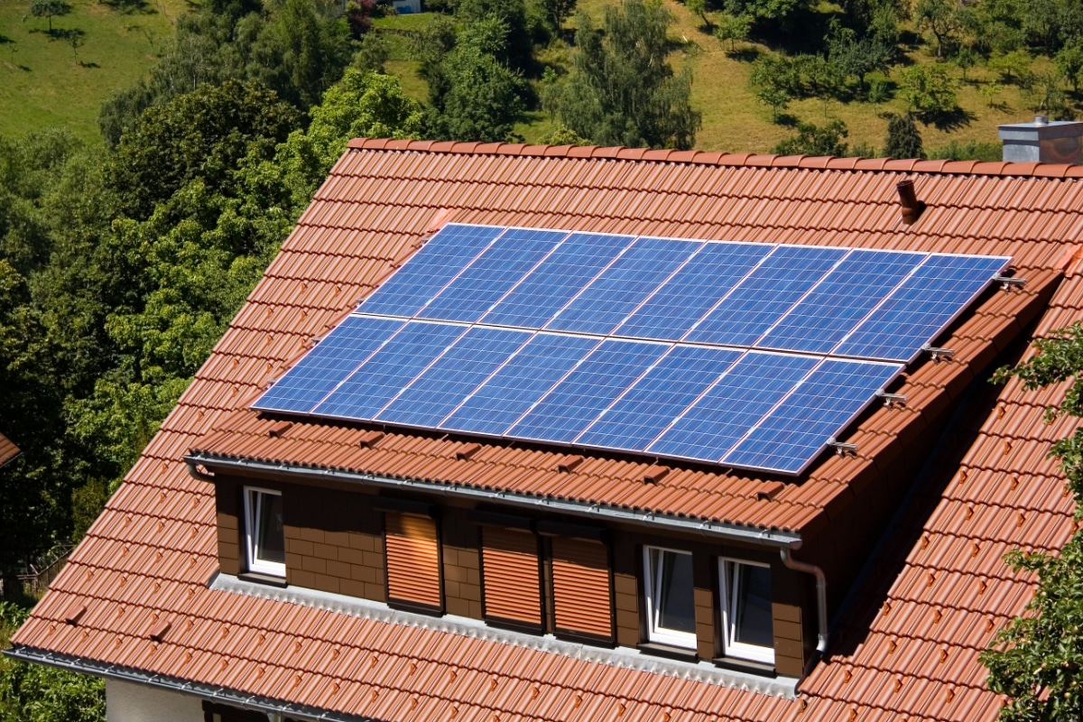 découvrez tout ce qu'il faut savoir sur le coût des panneaux photovoltaïques. comparez les prix, les aides disponibles et les économies d'énergie potentielles pour faire le meilleur choix pour votre investissement solaire.