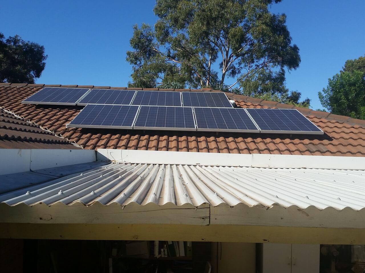 découvrez tout sur le coût des panneaux photovoltaïques, incluant les facteurs influençant les prix, les aides financières disponibles et les économies d'énergie potentielles pour un investissement durable et rentable.
