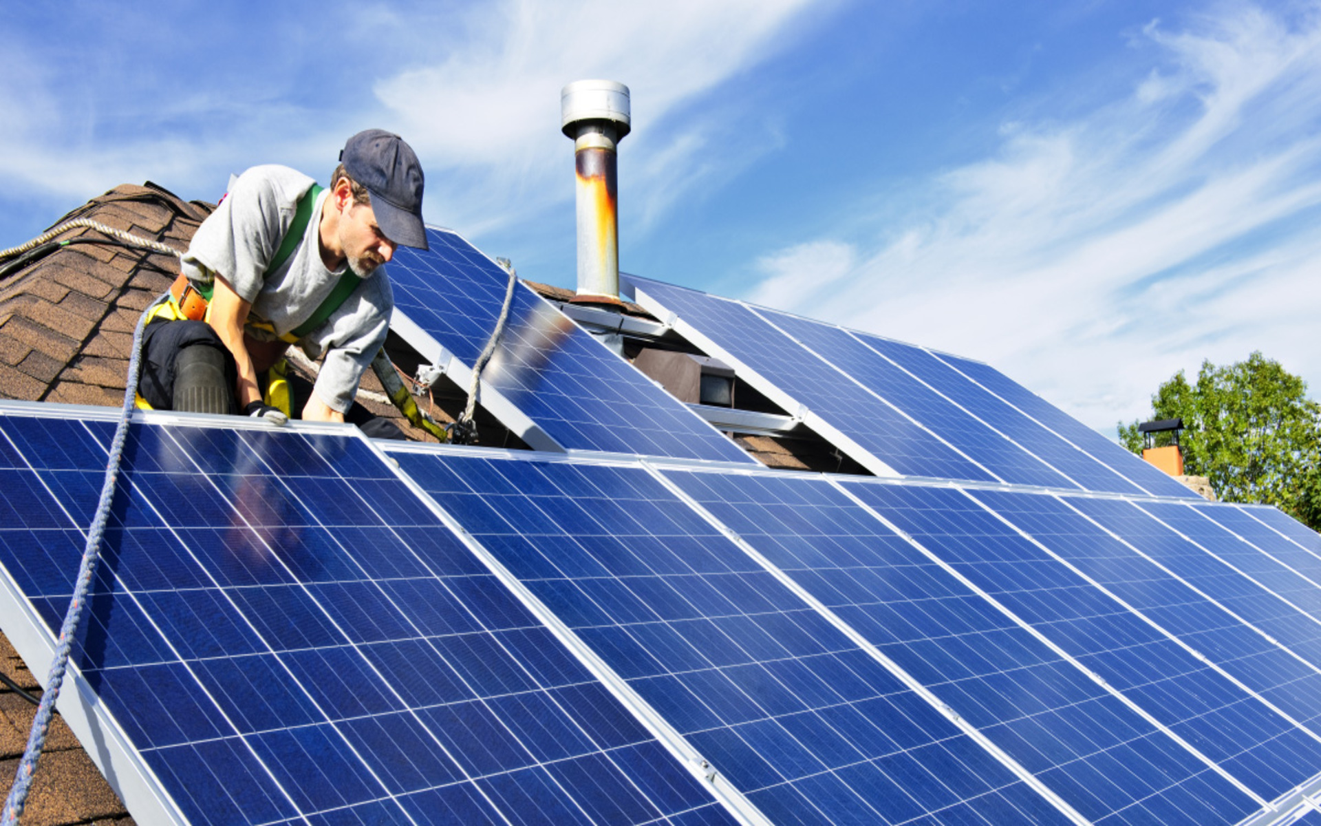découvrez tout sur le coût des installations photovoltaïques en france. analysez les investissements nécessaires, les subventions disponibles et les économies potentielles sur vos factures d'électricité grâce à l'énergie solaire. informez-vous pour un choix éclairé vers une énergie renouvelable.