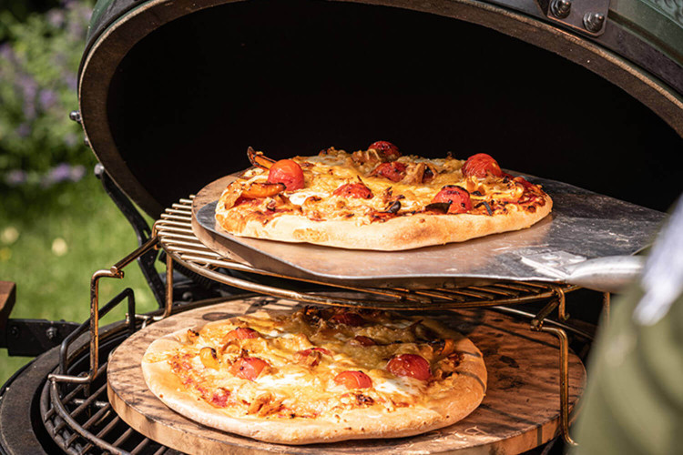 découvrez comment cuire parfaitement votre pizza avec notre insert dédié. obtenez une croûte croustillante et savoureuse en un temps record, tout en maîtrisant la chaleur et la cuisson pour des résultats incroyables à chaque fois.