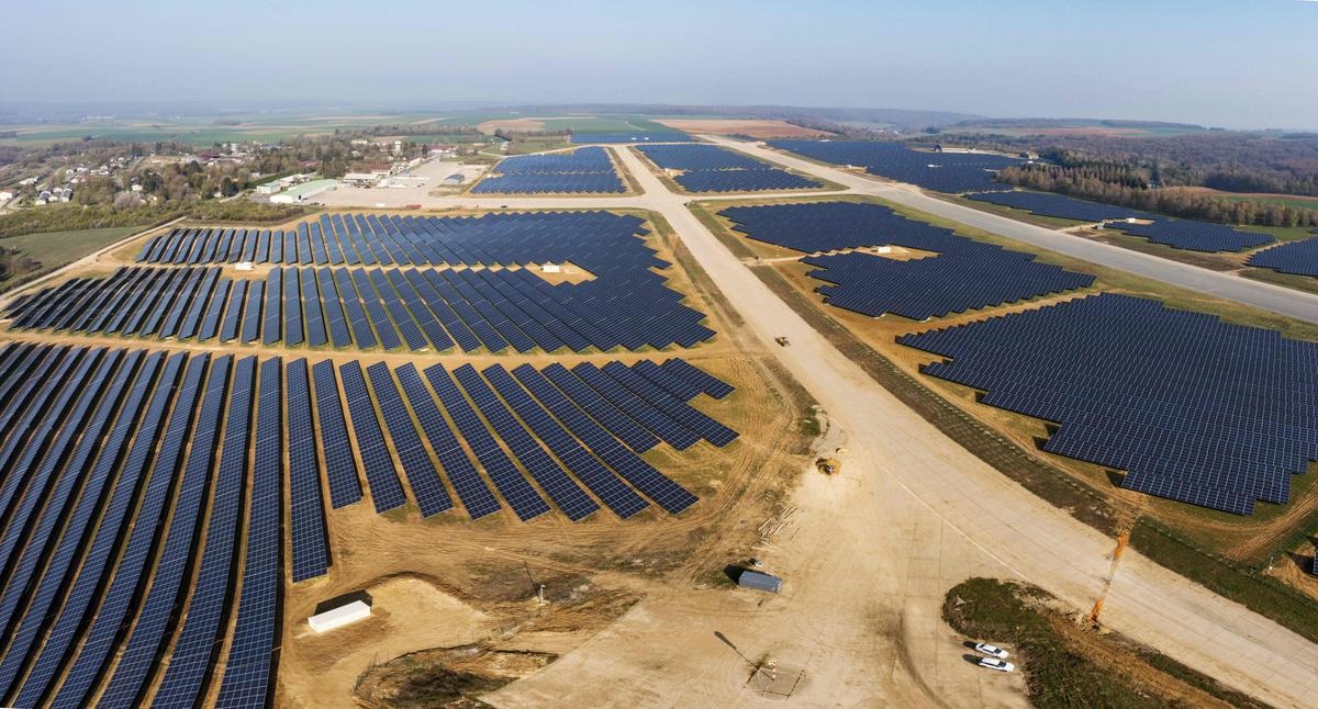 découvrez les enjeux cruciaux du débat autour de l'énergie solaire et son impact sur le climat. analyse des avantages, des défis et des solutions pour une transition énergétique durable.