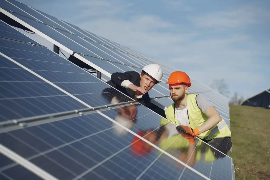 découvrez tout ce qu'il faut savoir sur la décennale photovoltaïque (pv) : garanties, avantages et obligations légales pour protéger votre installation solaire. informez-vous sur la durée de couverture et assurez la pérennité de votre projet énergétique.