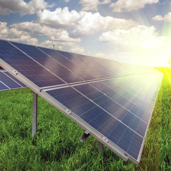 découvrez la définition des panneaux photovoltaïques, leur fonctionnement et les avantages qu'ils offrent pour la production d'énergie renouvelable. informez-vous sur les technologies solaires et leur impact sur l'environnement.