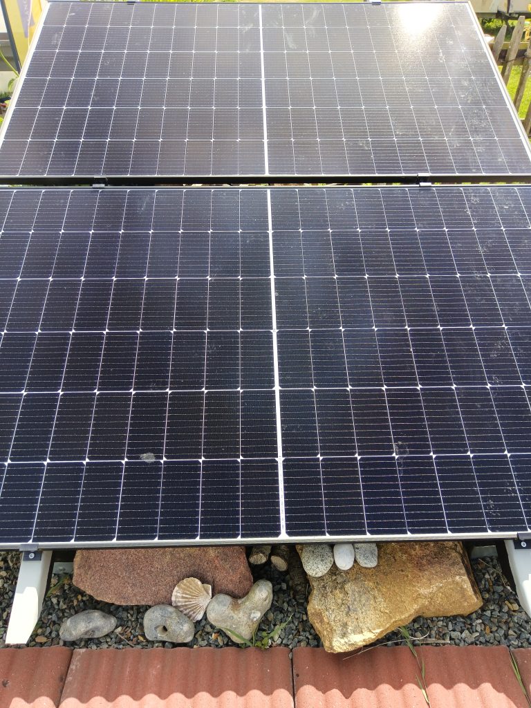 découvrez tout ce qu'il faut savoir sur le démarchage photovoltaïque : des stratégies efficaces pour promouvoir l'énergie solaire, des conseils pour sensibiliser votre clientèle et optimiser votre approche commerciale dans le secteur des panneaux solaires.