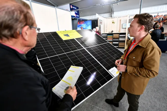 découvrez les avantages du démarchage photovoltaïque et comment il peut transformer votre consommation d'énergie. améliorez votre empreinte écologique tout en réalisant des économies sur vos factures grâce à des solutions solaires adaptées à vos besoins.