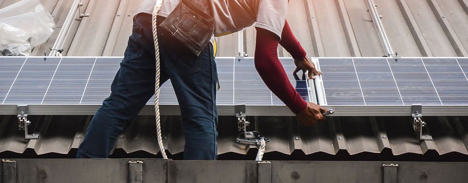 découvrez les étapes essentielles du démontage de panneaux photovoltaïques (pv) pour garantir leur réutilisation ou recyclage. suivez nos conseils d'experts pour un processus sécurisé et efficace.