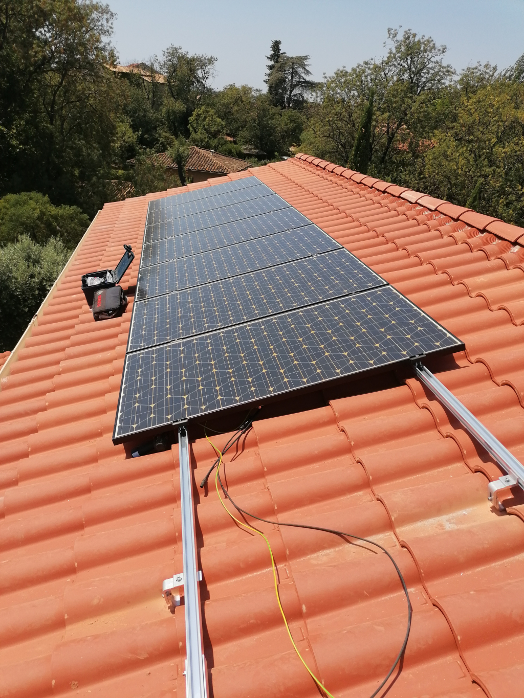 découvrez notre guide complet sur le démontage de panneaux photovoltaïques (pv) : étapes, conseils et précautions à prendre pour une installation sécurisée et responsable.