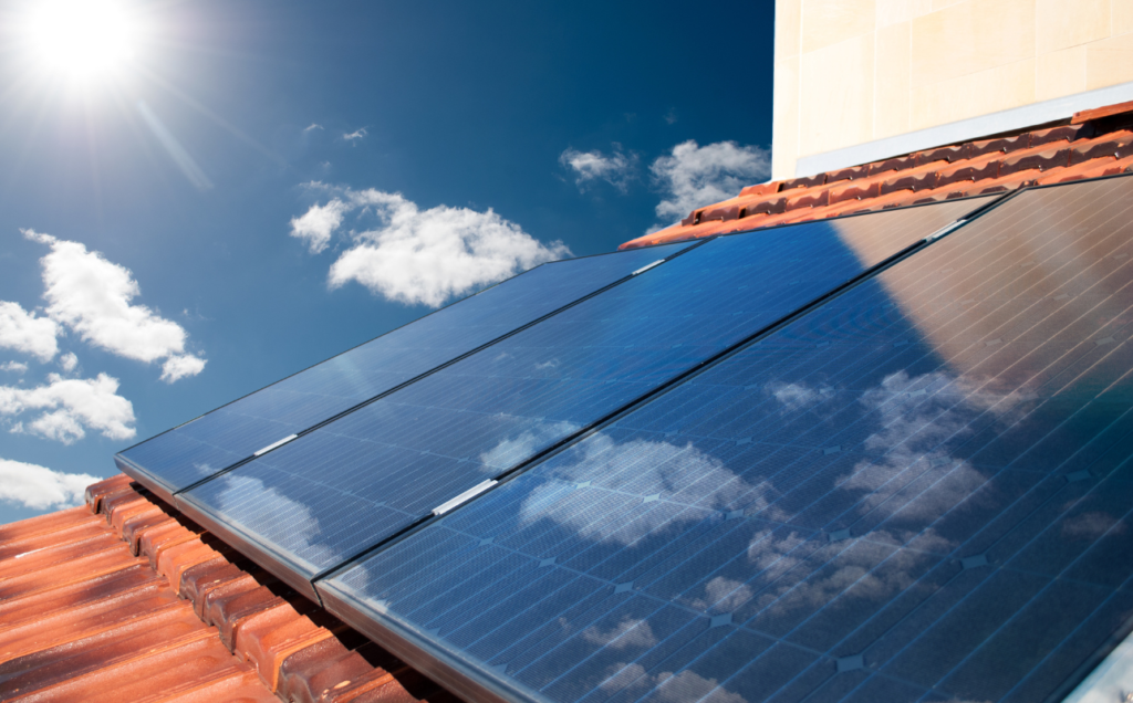 découvrez les différences entre les panneaux solaires : monocristallins, polycristallins et à couches minces. apprenez à choisir le système le plus adapté à vos besoins énergétiques et à votre budget.