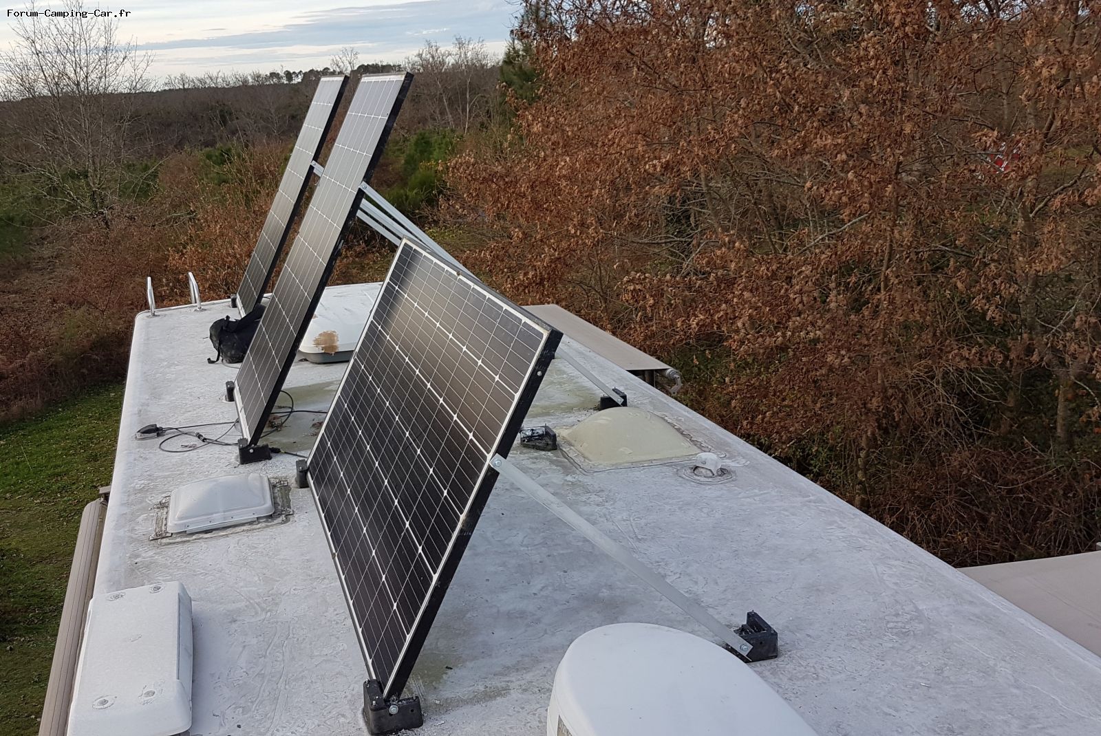 découvrez tout sur les panneaux photovoltaïques dans notre discussion enrichissante. informez-vous sur leur fonctionnement, leurs avantages, les meilleures pratiques d'installation et les dernières innovations technologiques. rejoignez-nous pour échanger des idées et poser vos questions sur l'énergie solaire durable.