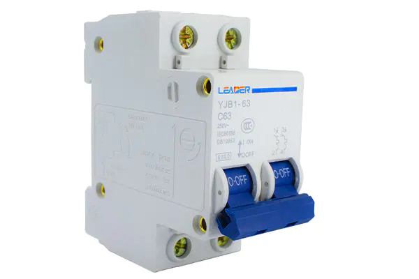 découvrez l'importance du disjoncteur photovoltaïque pour la protection de votre installation solaire. apprenez comment cet élément clé assure la sécurité, optimise le rendement énergétique et prolonge la durée de vie de vos panneaux solaires. informez-vous sur les différents types de disjoncteurs disponibles pour une installation efficace et durable.