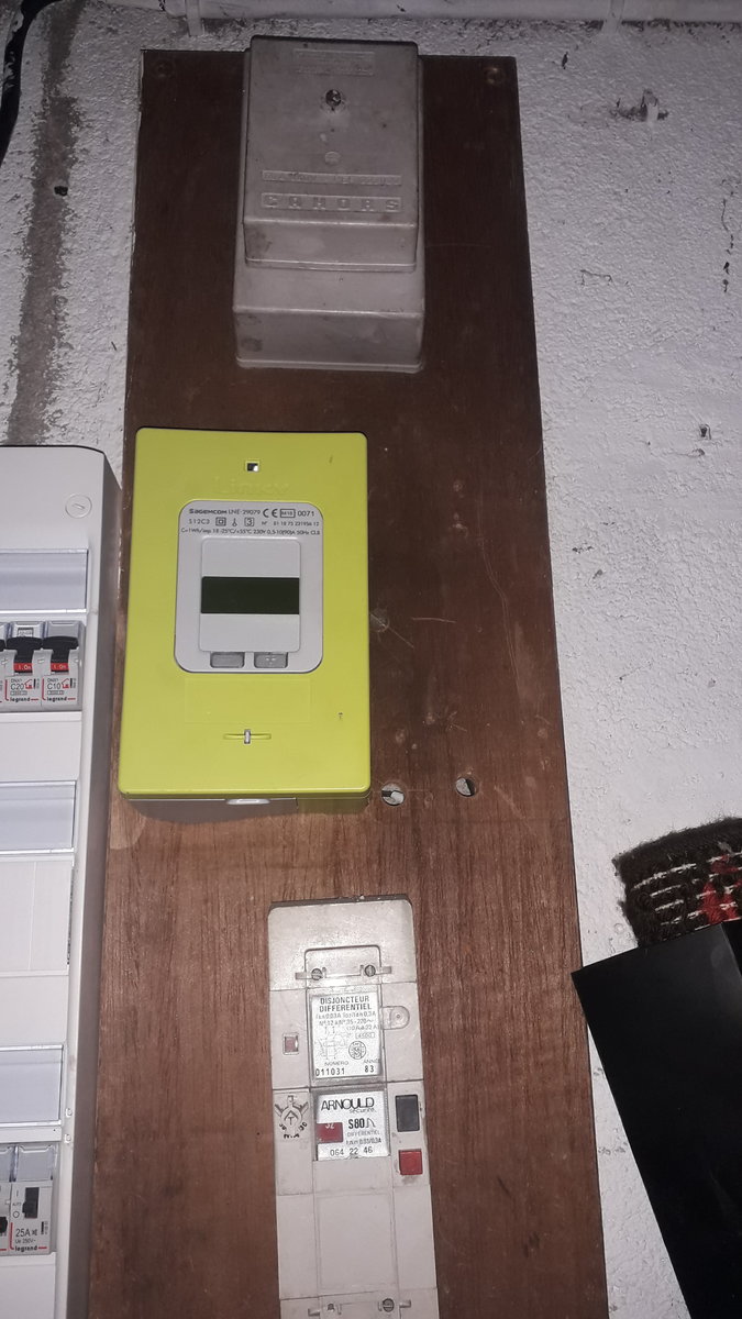 découvrez tout ce qu'il faut savoir sur le disjoncteur principal, un élément essentiel de votre installation électrique. apprenez ses fonctions, son importance pour votre sécurité et comment choisir le modèle adapté à vos besoins.