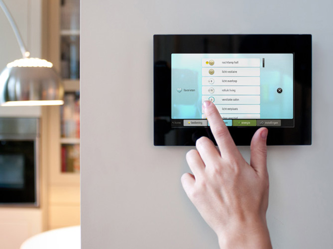 découvrez l'univers de la domotique et transformez votre maison en un espace intelligent et connecté. optimisez votre confort, votre sécurité et votre consommation d'énergie grâce à des solutions innovantes adaptées à vos besoins.