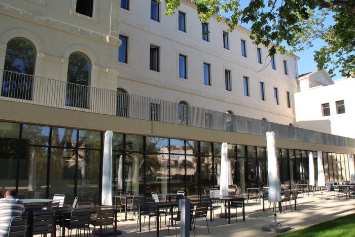 découvrez le soleil double à marseille, un lieu unique alliant ambiance chaleureuse et expériences exceptionnelles. profitez d'une diversité d'activités, de gastronomie et de moments conviviaux en plein cœur de la cité phocéenne.