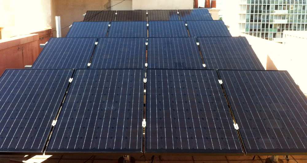 découvrez notre avis sur le dualsun flash shingle black 375, une solution innovante et esthétique pour optimiser votre production d'énergie solaire. analyse des performances, de l'installation et des retours d'expérience d'utilisateurs pour vous aider à faire le bon choix.