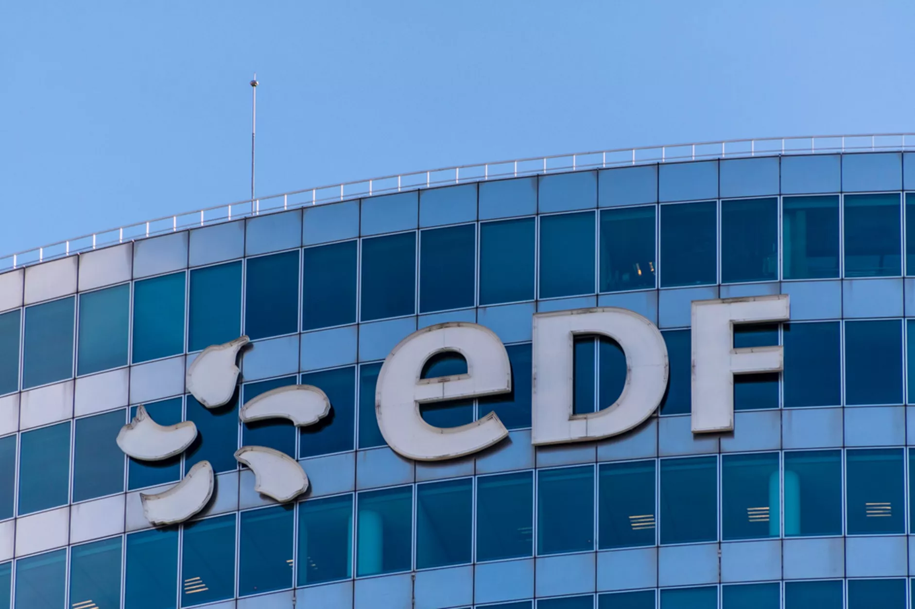 découvrez edf pro, votre partenaire énergie dédié aux professionnels. bénéficiez d'offres sur mesure, de conseils personnalisés et d'une gestion optimale de votre consommation électrique pour soutenir la croissance de votre entreprise.