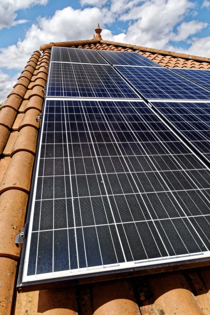 découvrez edf solaire, une solution énergétique durable qui vous permet de produire votre propre électricité grâce à des panneaux solaires fiables et performants. optez pour une énergie renouvelable et réduisez votre empreinte carbone tout en réalisant des économies sur vos factures d'électricité.