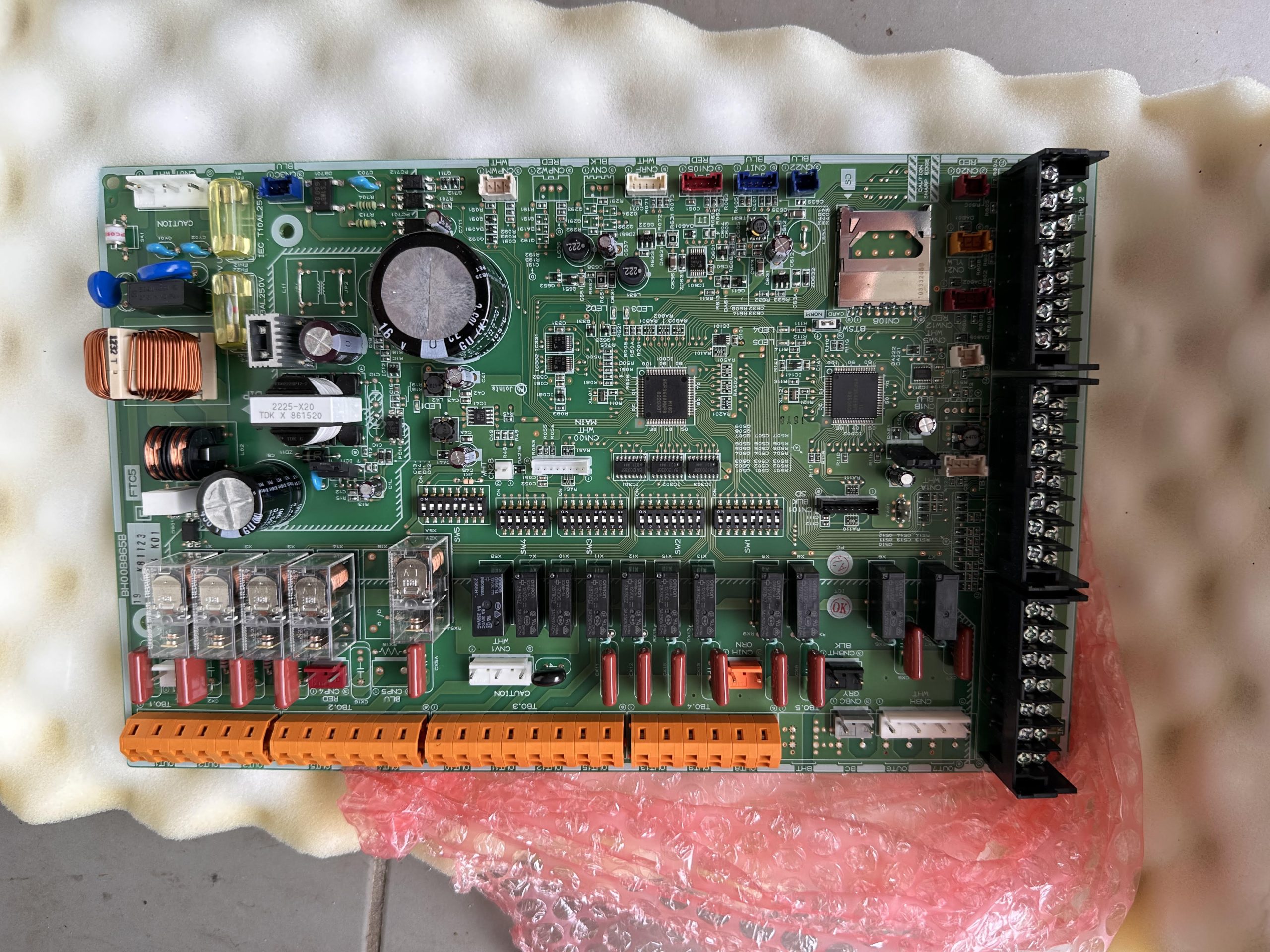 découvrez le modèle ehst20c, alliant performance et design moderne pour répondre à tous vos besoins. idéal pour les amateurs de technologie, cet appareil vous offre une expérience utilisateur inégalée, avec des fonctionnalités avancées et une simplicité d'utilisation. ne manquez pas cette opportunité de vous équiper avec un produit de qualité.