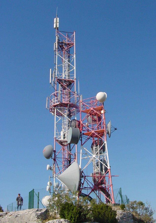 découvrez comment l'électrosmog généré par les systèmes photovoltaïques peut impacter notre environnement et notre santé. explorez des solutions et des technologies pour minimiser ces effets tout en profitant des avantages des énergies renouvelables.