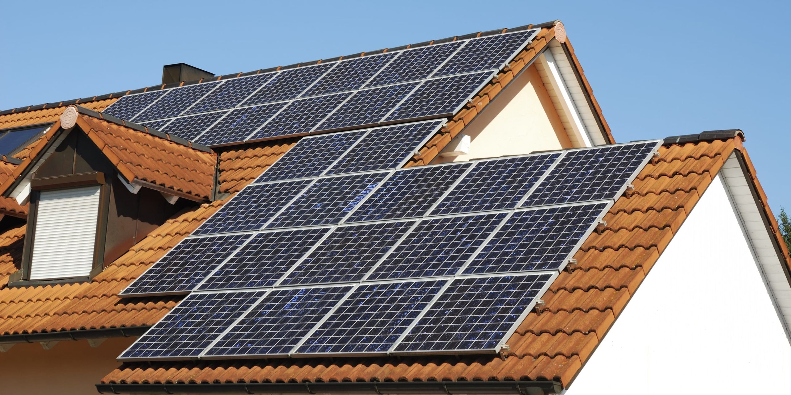 découvrez les meilleurs emplacements pour installer vos panneaux solaires et maximiser leur efficacité. apprenez comment le choix de l'emplacement influence la production d'énergie solaire et les économies d'électricité.