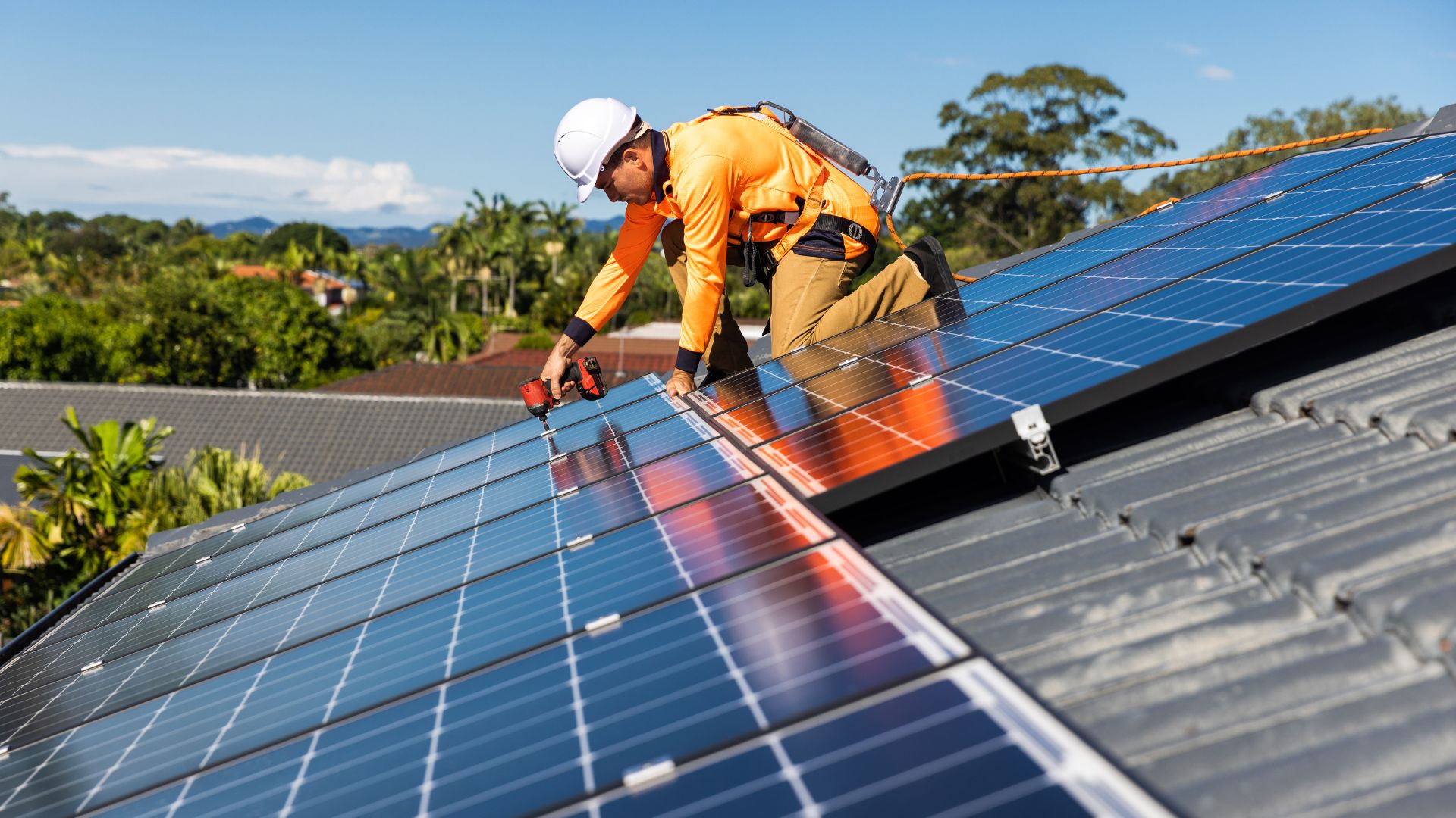 découvrez l'impact environnemental des panneaux photovoltaïques et leur empreinte carbone. informez-vous sur les solutions durables pour minimiser les effets sur la planète tout en produisant de l'énergie renouvelable. apprenez à optimiser votre consommation énergétique avec des technologies vertes.