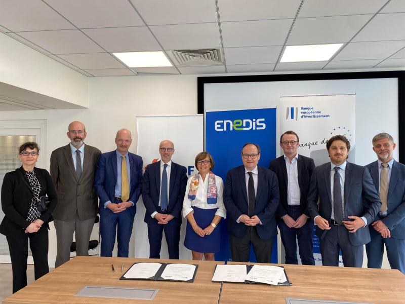 découvrez enedis, le gestionnaire du réseau électrique en france, qui assure la distribution d'électricité, le raccordement et le service client. restez informé sur les innovations et les services proposés pour un accès à une énergie durable et fiable.