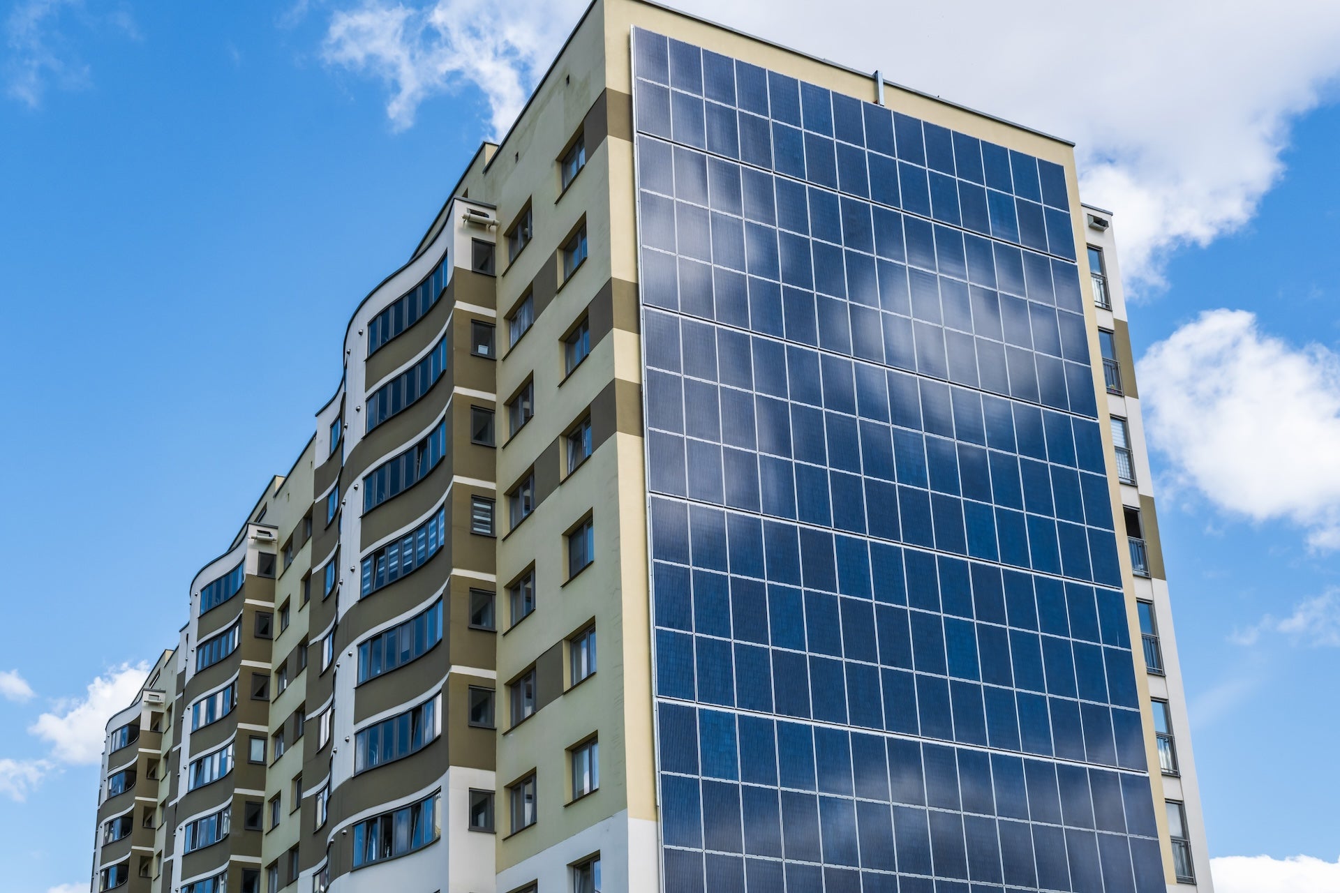 découvrez l'efficacité et les avantages des panneaux solaires de 1m2 pour produire une énergie renouvelable optimale. idéal pour les petits espaces, ces panneaux offrent une solution écologique et économique pour réduire votre facture d'électricité tout en respectant l'environnement.
