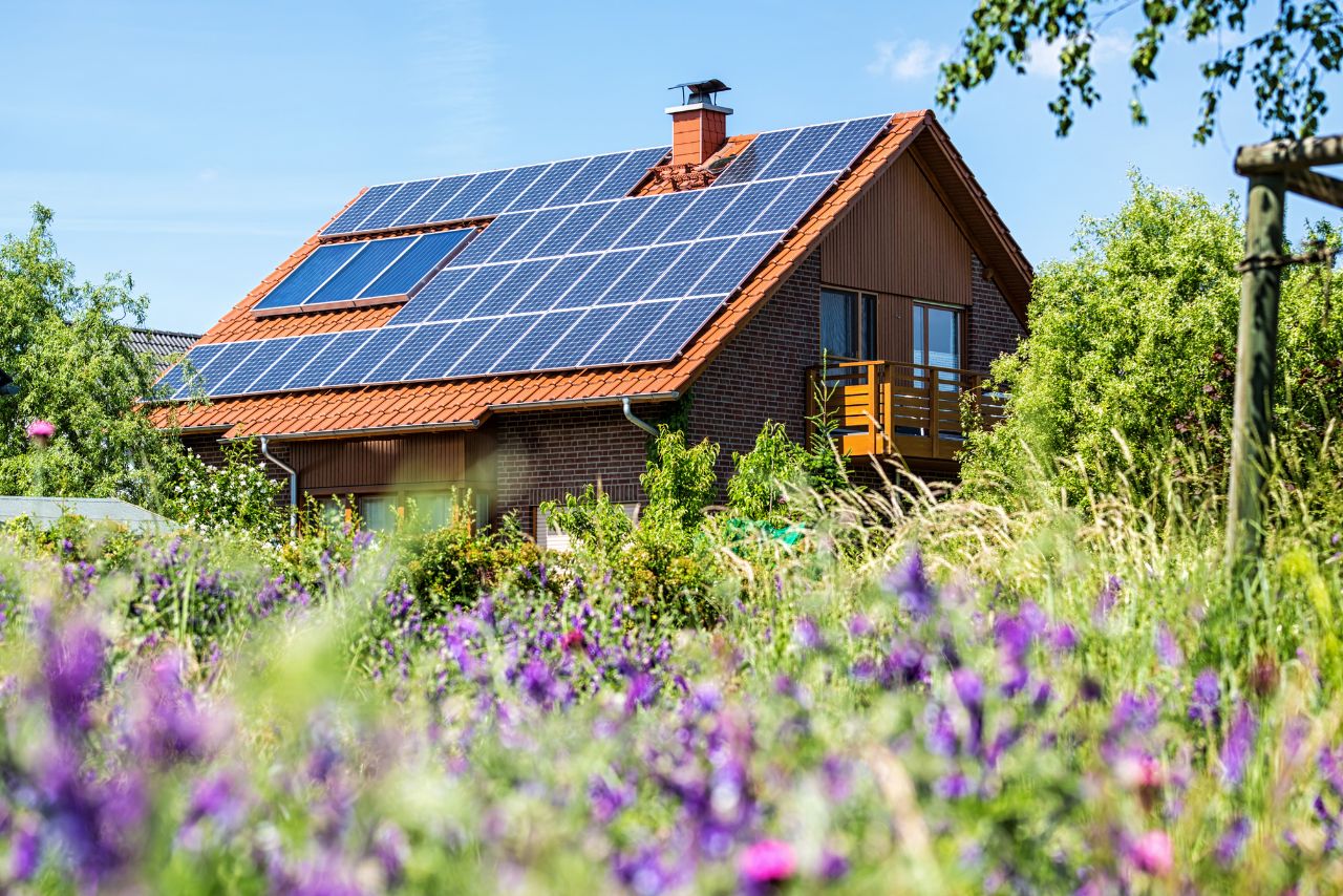découvrez comment l'énergie solaire transforme notre manière de produire et consommer de l'électricité. explorez les avantages écologiques, économiques et les innovations technologiques liées à cette source d'énergie renouvelable et durable.