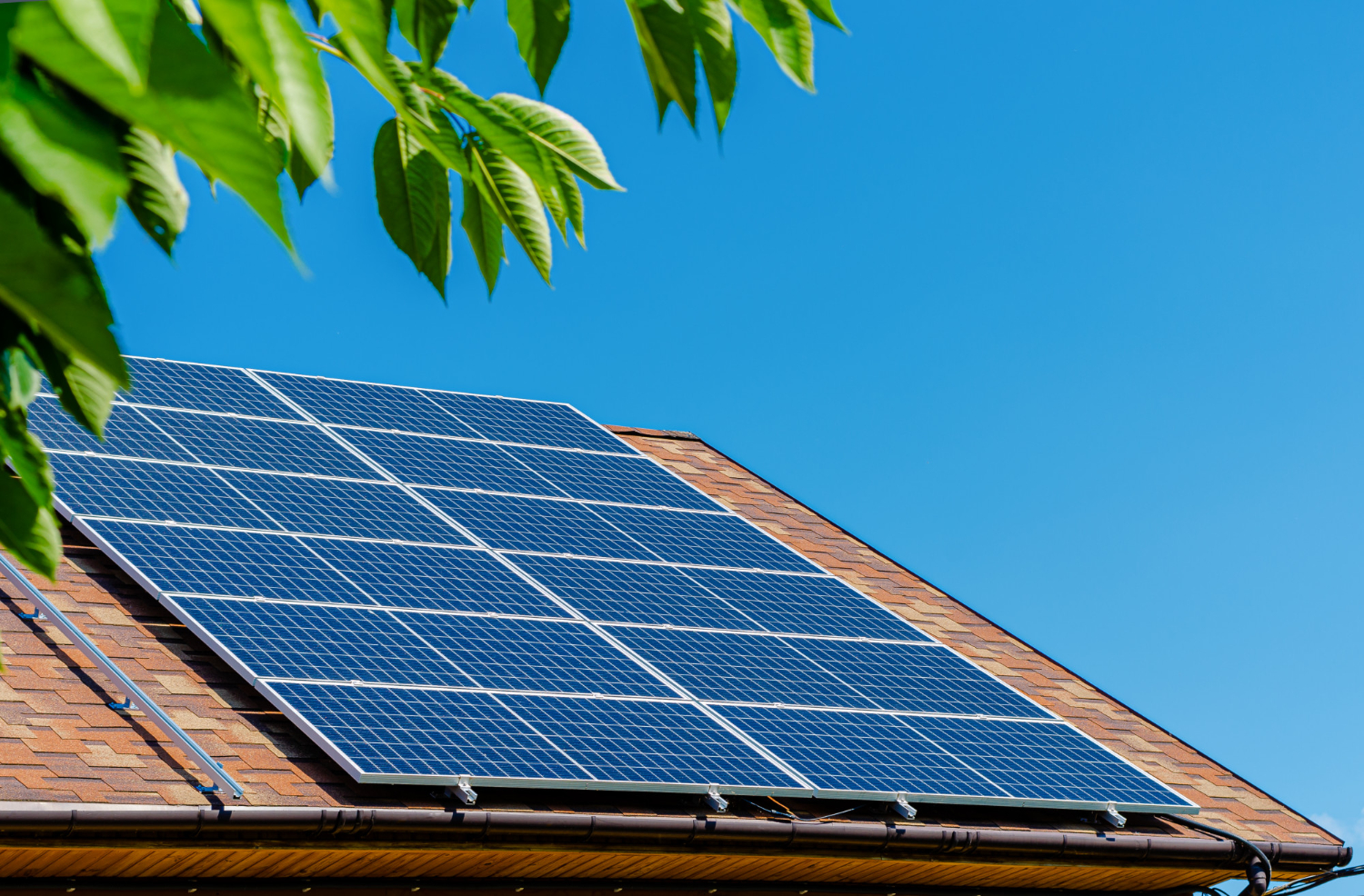 découvrez comment l'énergie solaire joue un rôle clé dans la transition énergétique. explorez les avantages des énergies renouvelables, les technologies innovantes et les stratégies pour adopter une consommation d'énergie plus durable.