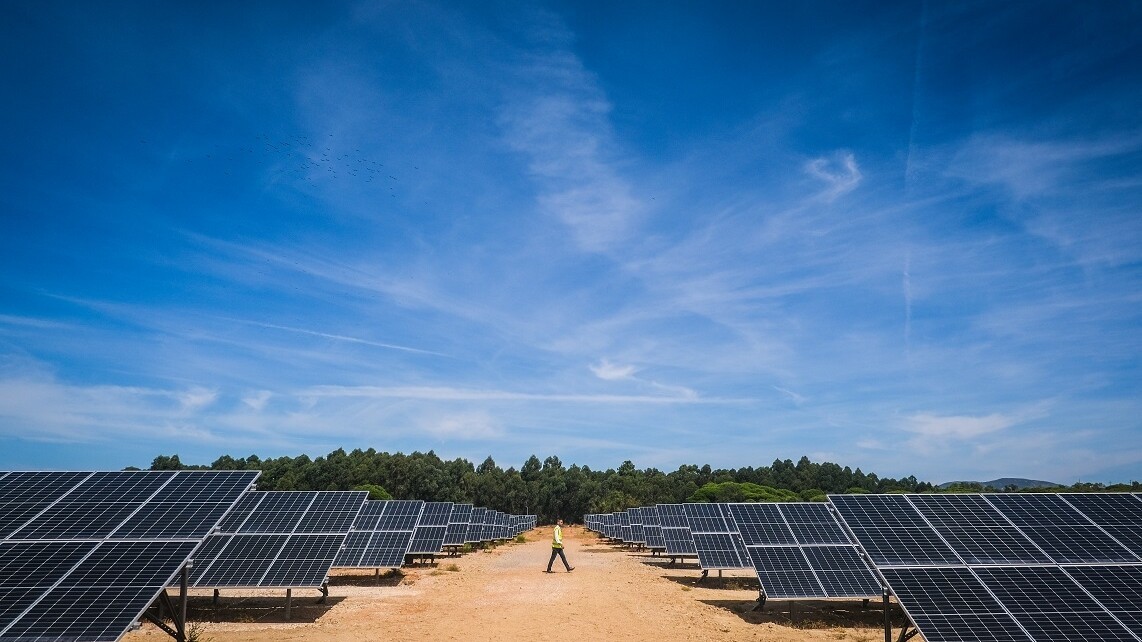 découvrez tout sur les panneaux solaires avec notre guide complet en pdf. apprenez comment fonctionne l'énergie solaire, les avantages pour votre maison et les meilleures pratiques pour optimiser votre système. téléchargez dès maintenant votre pdf solaire et commencez à économiser de l'énergie !