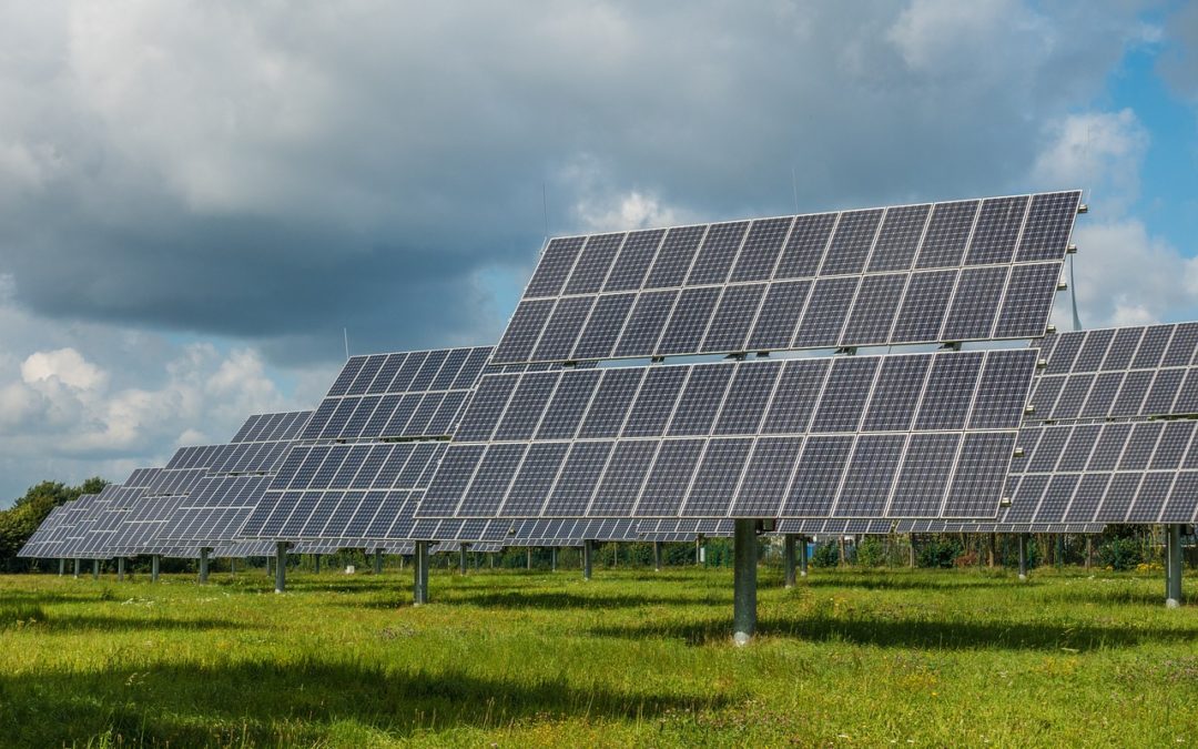 découvrez les enjeux clés de l'énergie solaire, une ressource renouvelable essentielle pour un avenir durable. analysez les défis techniques, économiques et environnementaux liés à son développement et son intégration dans notre quotidien.