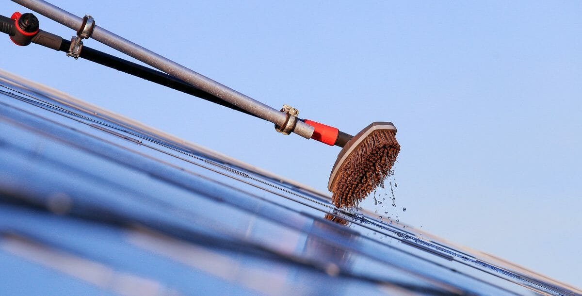 découvrez les meilleures pratiques pour l'entretien de vos panneaux solaires. assurez leur efficacité et leur longévité grâce à nos conseils d'experts et apprenez à prévenir les problèmes courants. maximisez votre production d'énergie renouvelable et réduisez vos coûts grâce à un entretien régulier.