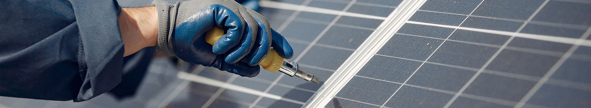 découvrez l'importance de l'entretien photovoltaïque pour optimiser la performance de vos panneaux solaires. assurez-vous d'un fonctionnement optimal et d'une production d'énergie maximale grâce à des conseils pratiques et des services professionnels.