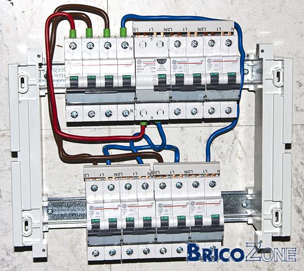 découvrez l'importance de l'équilibrage triphasé pour optimiser vos installations électriques. apprenez comment ce processus améliore l'efficacité énergétique, réduit les pertes et prolonge la durée de vie de vos équipements. explorez nos conseils et méthodes pour garantir un fonctionnement harmonieux de vos systèmes triphasiques.