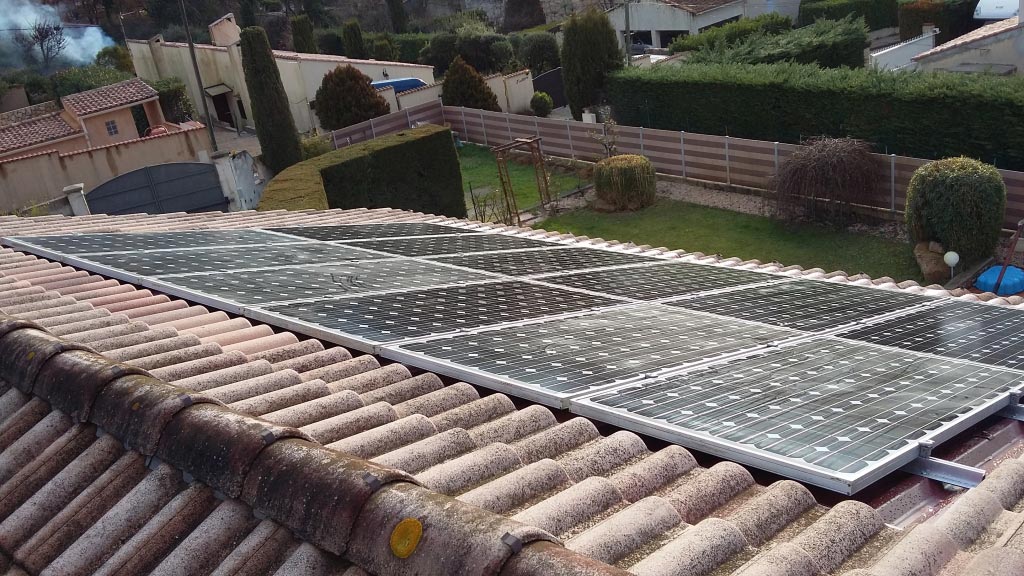 découvrez l'importance de l'étanchéité pour les installations photovoltaïques. assurez la longévité de vos panneaux solaires et protégez votre toiture des infiltrations d'eau grâce à des solutions adaptées et professionnelles. optimisez la performance de votre système solaire tout en garantissant la sécurité de votre habitat.