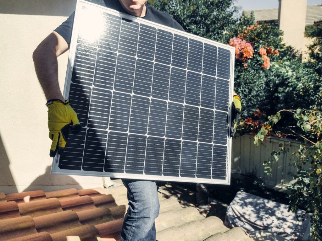 découvrez nos solutions innovantes pour l'étanchéité des installations solaires. assurez la durabilité et la performance de vos panneaux solaires avec nos produits de haute qualité, conçus pour résister aux conditions climatiques extrêmes et garantir une protection maximale.