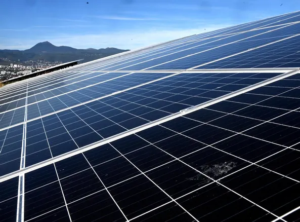 découvrez notre étude photovoltaïque à lyon, qui explore les avantages de l'énergie solaire, les solutions adaptées à votre projet et l'impact environnemental. transformez votre consommation d'énergie et participez à la transition énergétique.