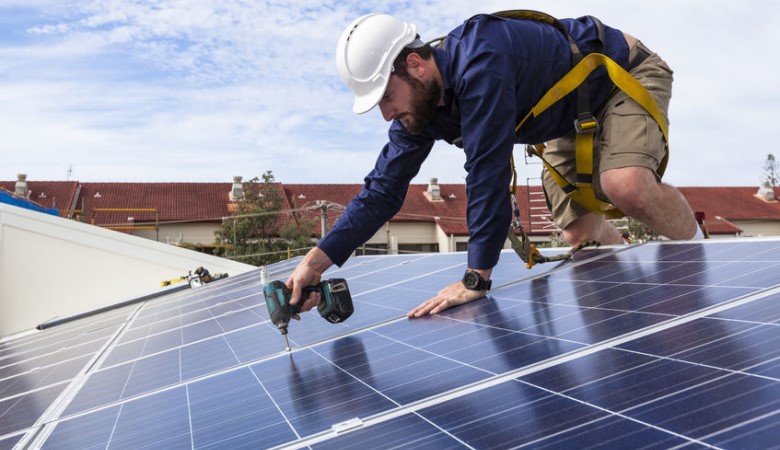 découvrez notre expertise en installation et maintenance de panneaux photovoltaïques. bénéficiez d'une expérience unique alliant performance et durabilité pour votre projet d'énergie propre.